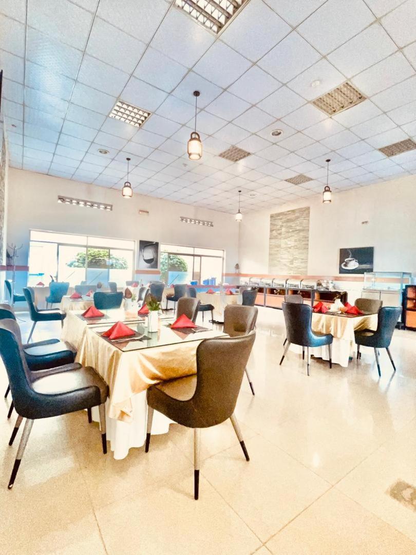 Nobleza Hotel Кигали Екстериор снимка