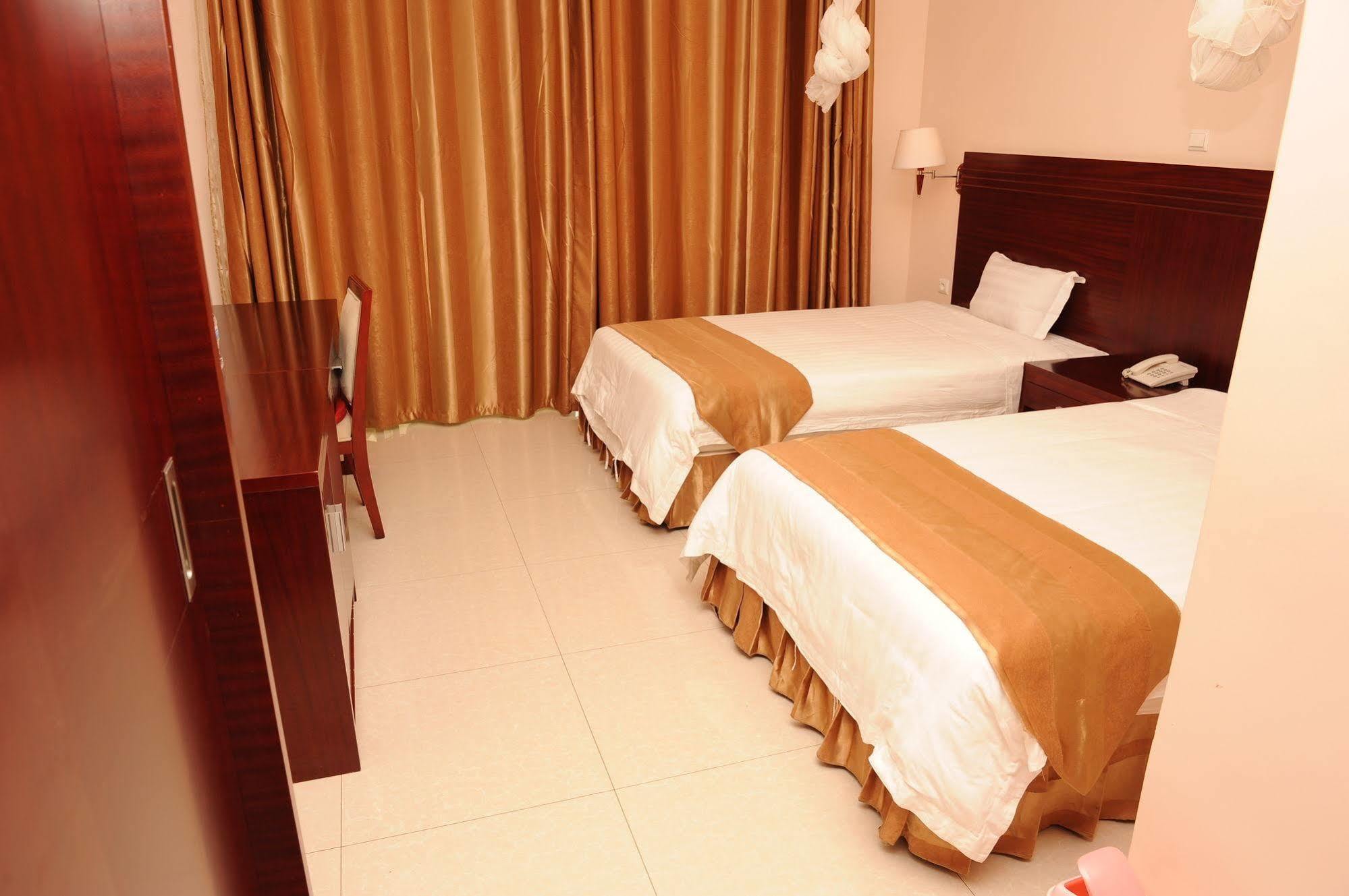 Nobleza Hotel Кигали Екстериор снимка