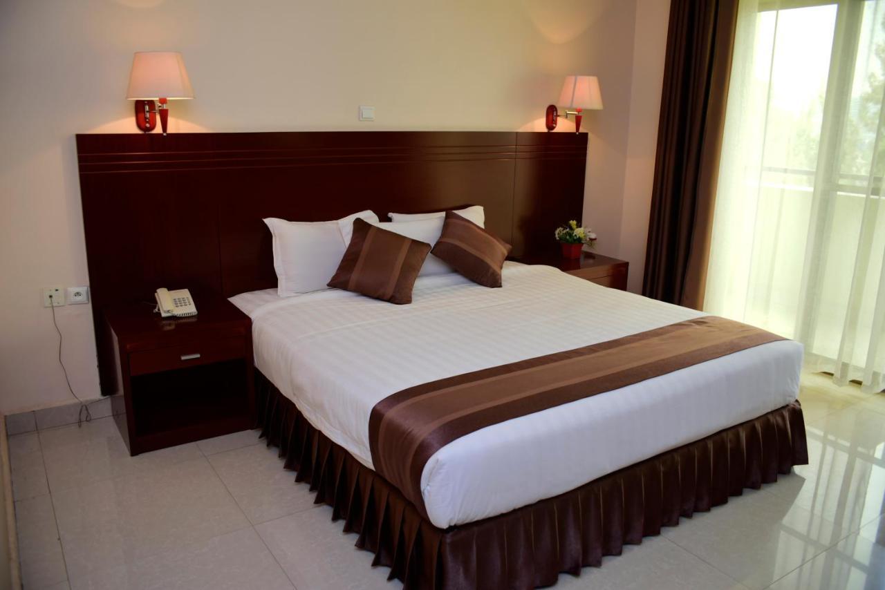 Nobleza Hotel Кигали Екстериор снимка